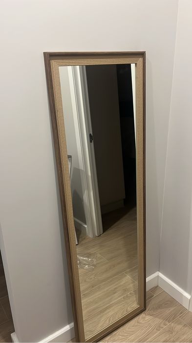 Зеркало, столик, комод