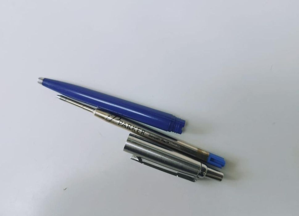 Pix vechi Parker Jotter albastru
