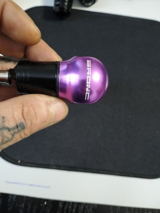 Aparat de tatuat ne folosit doar peobă de funcționare