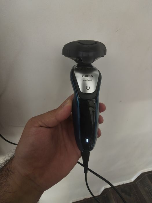 Aparat bărbierit Philips AquaTouch