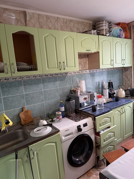 Кровать и шкаф домашний