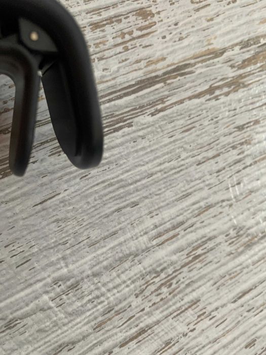 Магнитна стойка за телефон за кола – L-образна, алуминиева, стабилна