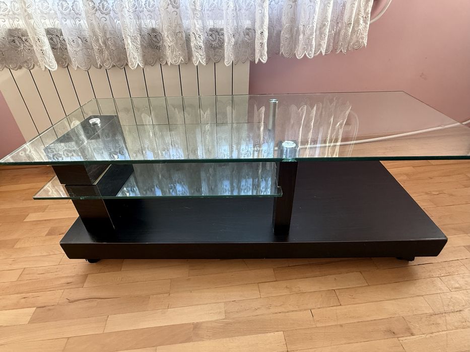 Стъклена холна маса