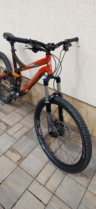 Bicicleta full suspension Specialized