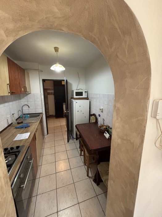 Inchiriez ap 2 camere Nicolina