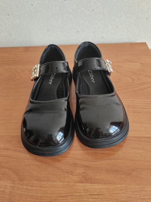 Туфли для девочки размер 33. В отличном состоянии