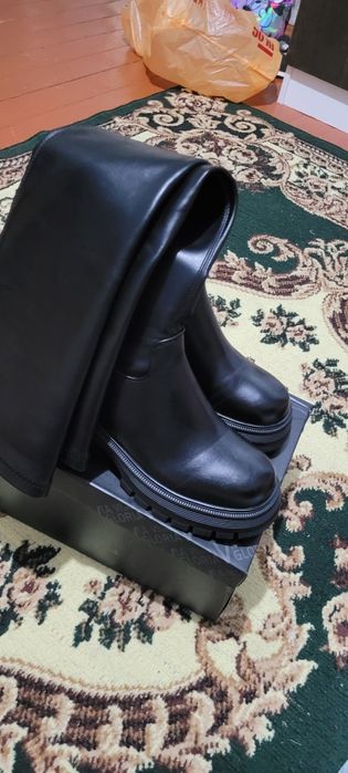 Продам ботфорты  новые