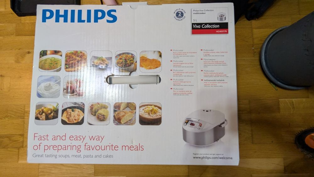 Vând multicooker Philips