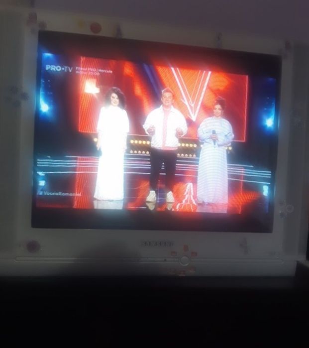 TV. Samsung ecran plat