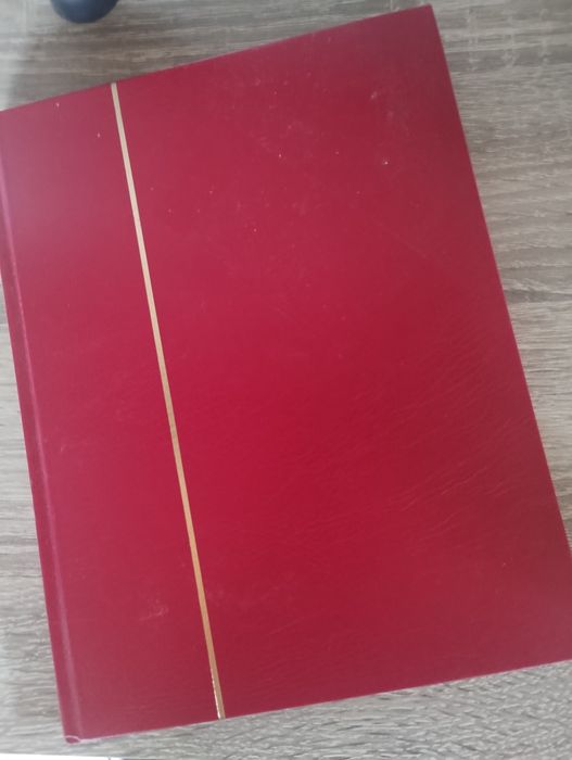 Класьор с марки 240 броя