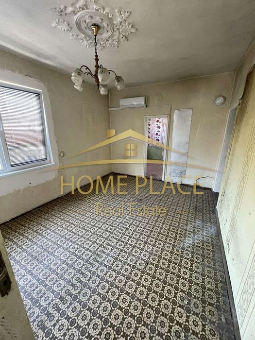 Етаж от къща за ремонт