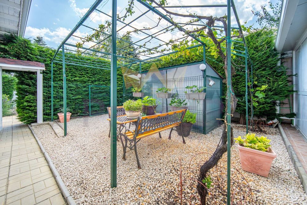 Къща в Добрич, област-с.Соколово площ 240 цена 255000