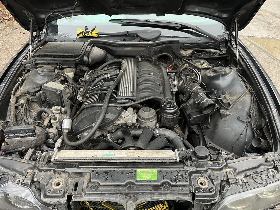 На части BMW E39 520i Ръчка