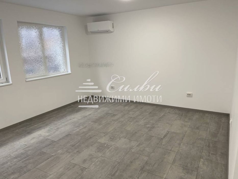 Дава се под наем Офис в Шумен, Център - 40 кв.м за 275.4 € - Снимка #1