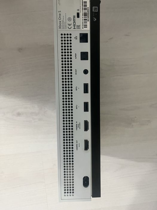 Xbox one s  с дисками игры