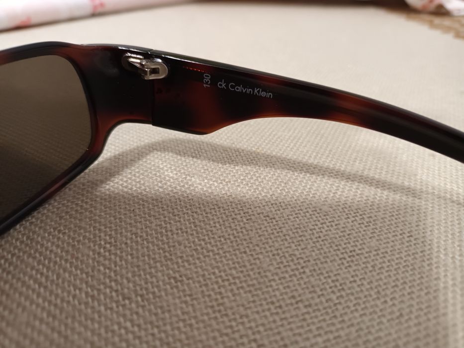 Vand ochelari de soare pentru barbati