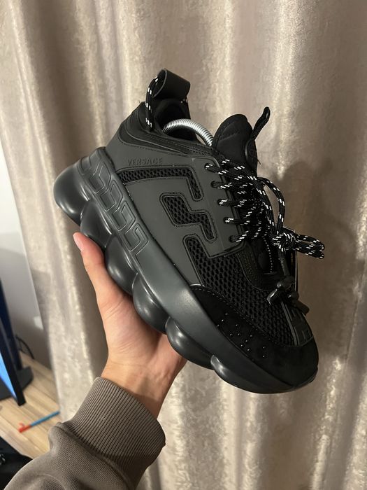 Versace chain reaction