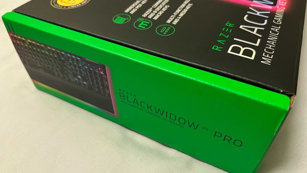 Razer BlackWidow V4 Pro Yellow Switches - Wireless