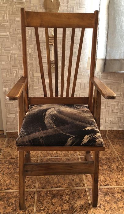 Дървени столове от бук