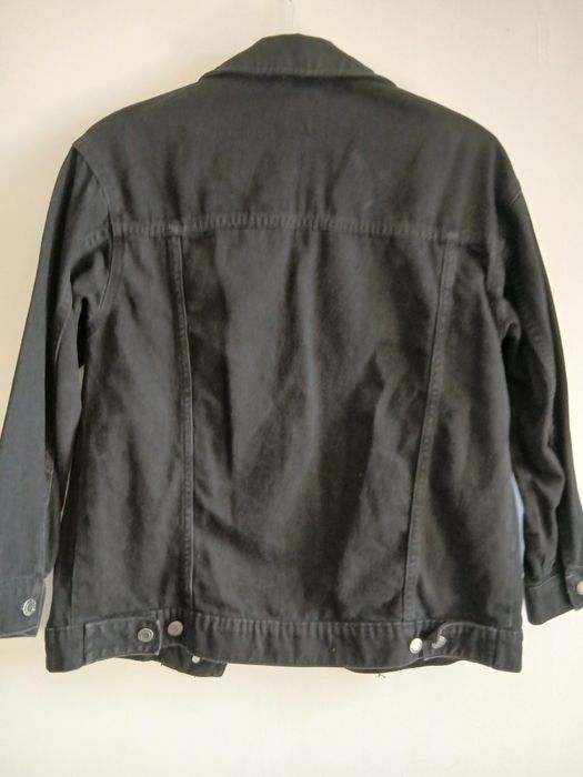 Geaca blugi marca Denim masura M/L stare perfecta putin folosita
Dimensiuni
- latimea intre umeri 50 cm
- latimea intre axile 50 cm
- circumferinta bu