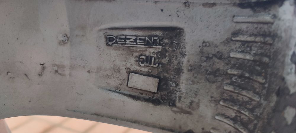 Джанти DEZENT със зимни гуми 5/112/18 размер на гумите 225/40/18