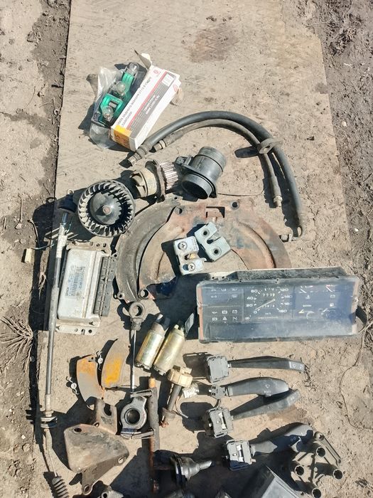 Продам запчасти Мазда ваз ауди