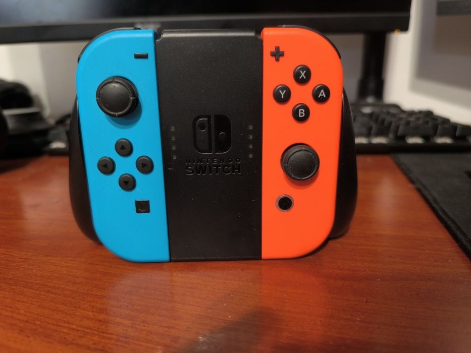 Nintento Switch OLED luat de nou