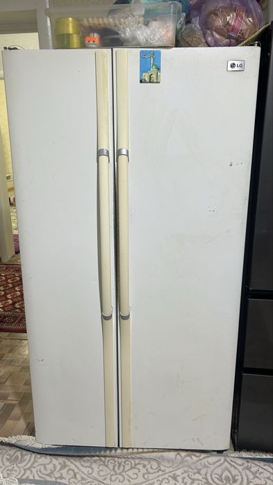 Холодильник сатылады срочна