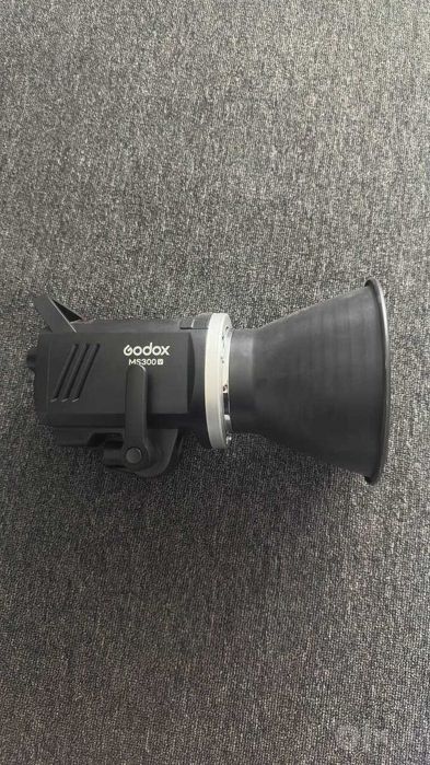 Godox MS300V studiya chirog'i 300W, softboks bilan, Bowens