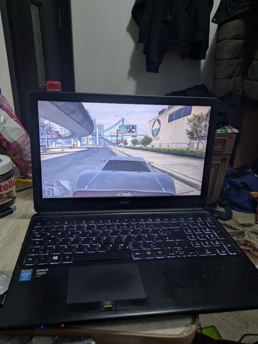 Laptop Acer  procesor i5 ssd