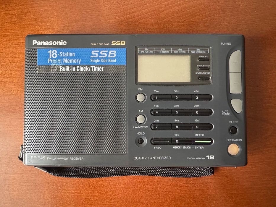 Radio Panasonic RF-B45 „world band” in stare perfecta de functionare, de colectie