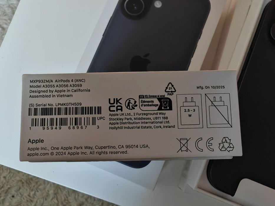 Airpods 4 model MXP93ZM/A