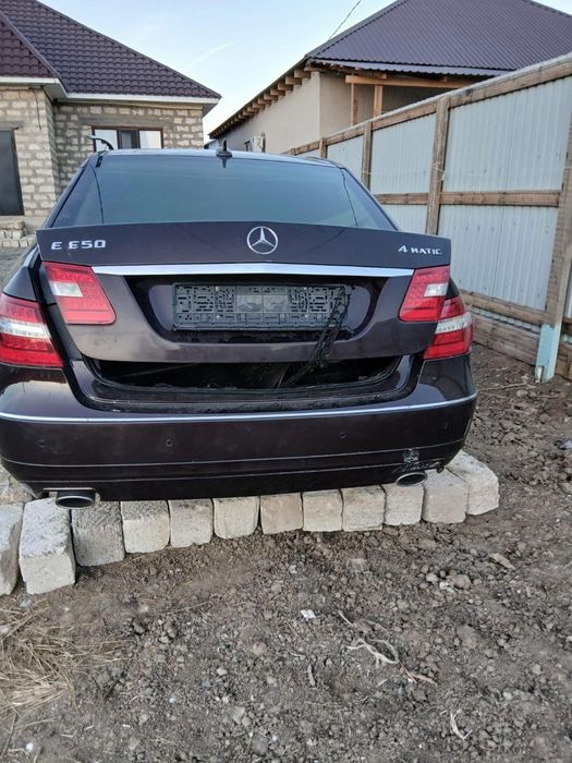 Mercedes Benz e350