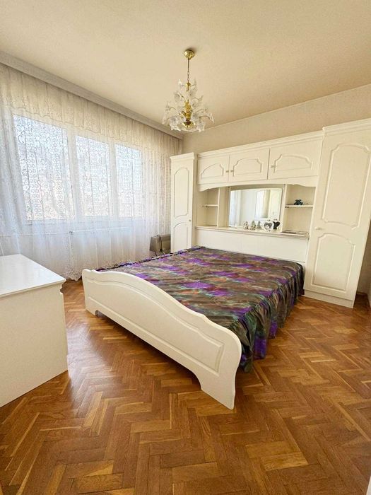 Продава се Тристаен апартамент в Велико Търново, Бузлуджа - 82 кв.м за 1330 €/кв.м - Снимка #2