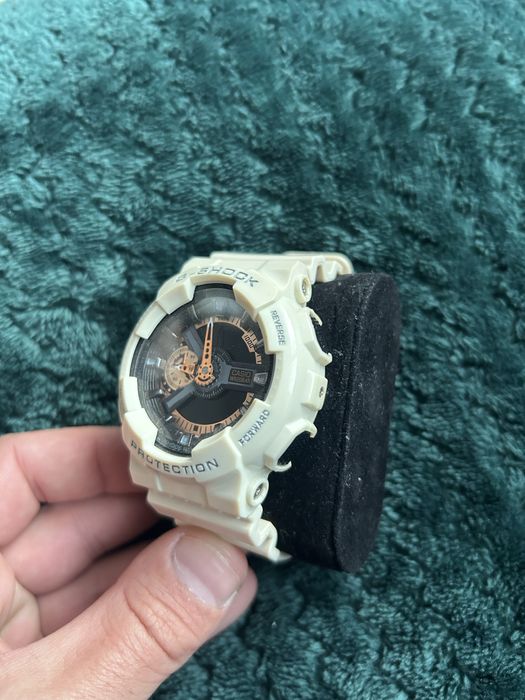 Swatch прозрачен часовник