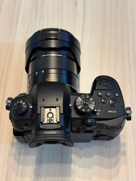 Panasonic Lumix GH5 + Leica 12-60mm f/2.8-4.0 + 2 батерии + кутия