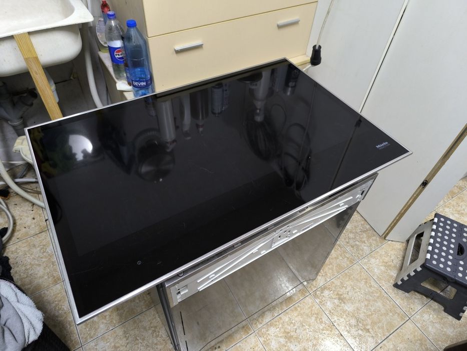 Индукционен плот Miele KM7678FR