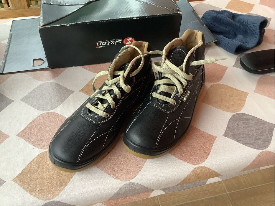 Vind papuci/ bocanci Sixton