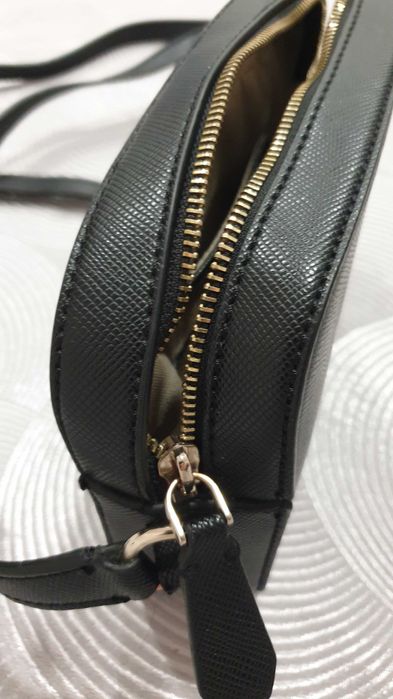 Дамска чанта през рамо Guess