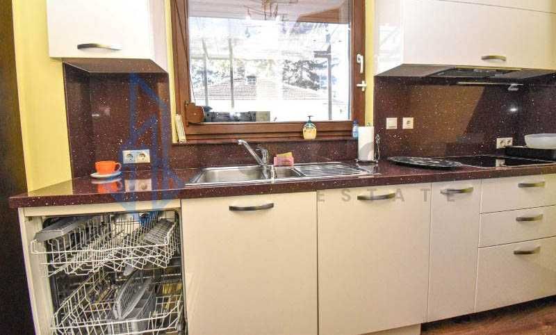 Дава се под наем Тристаен апартамент в София, Лозенец - 213 кв.м за 850 € - Снимка #9