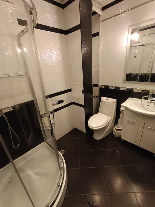 Дава се под наем Тристаен апартамент в София, Гоце Делчев - 115 кв.м за 847 € - Снимка #11