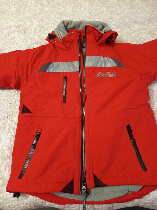 Дамско спортно яке