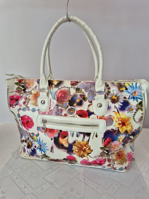 Продавам дамски чанти