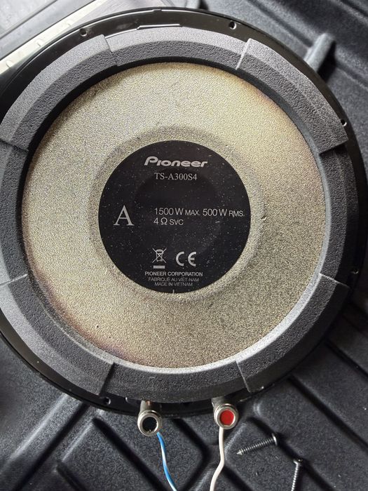 Суббуфер Pioneer TS-A300S4 + усилвател за кола DLS