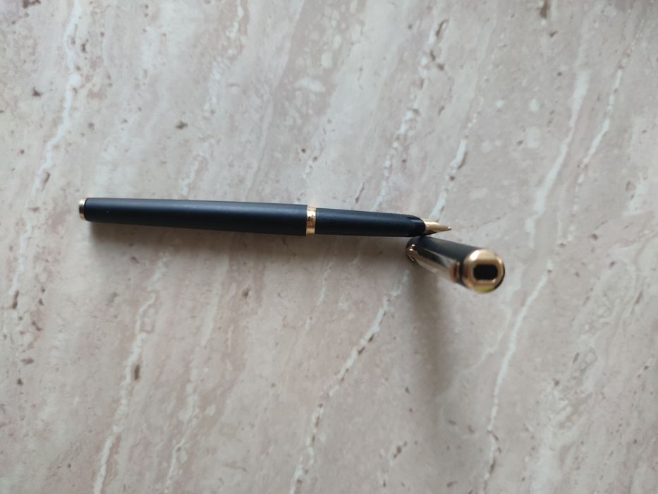 Stilou Vintage Parker 15 Matte Black GT (Fabricat în Anglia, 1984)