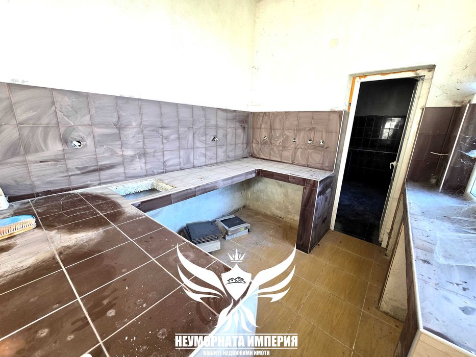 Продавам ресторант/комплекс  120кв. с парцел 470кв. в село Тополово