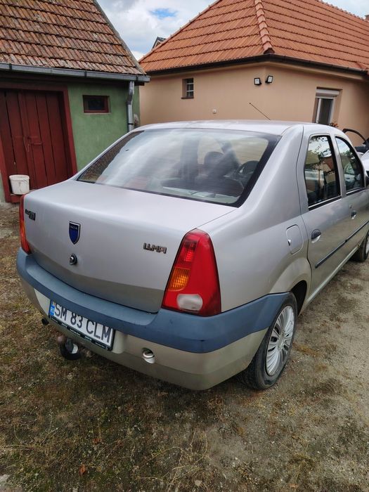 Vând Dacia Logan