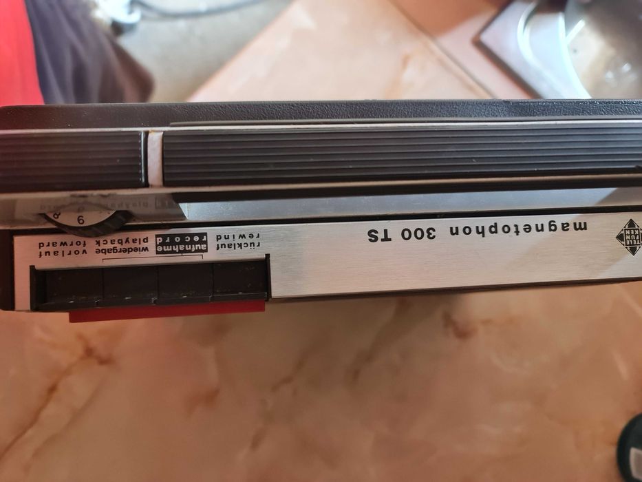 Magnetofon portabil Telefunken colectie