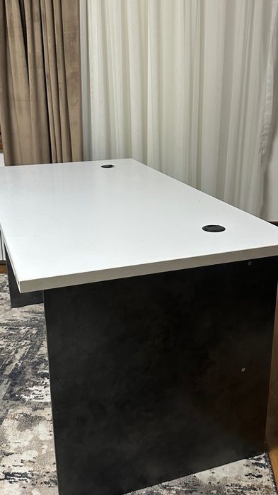 Срочно стол офисный