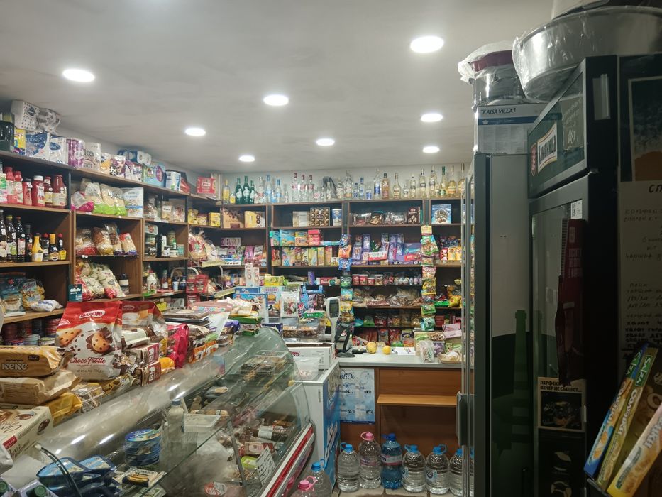 Хранителен  магазин под наем,обект подходящ за офис салон и др.